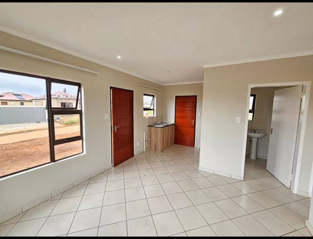 2 BEDROOM HOUSE FOR SALE IN SELCOURT